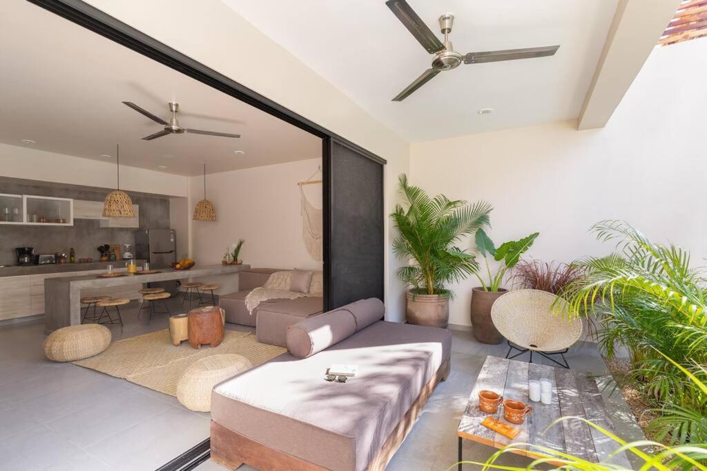 Oasis In Hippest Part Of *